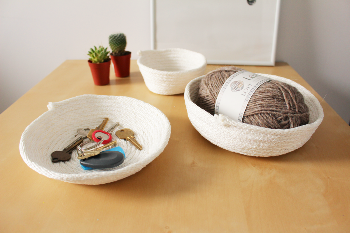 These DIY Minimal Rope Bowls have been in heavy use as catch-all dishes by the door to contain our keys and sunglasses for the summer