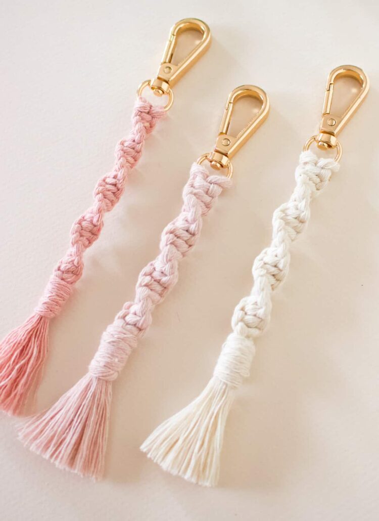 Macrame Keychain Mini -   Macrame patterns, Macrame patterns  tutorials, Macrame design