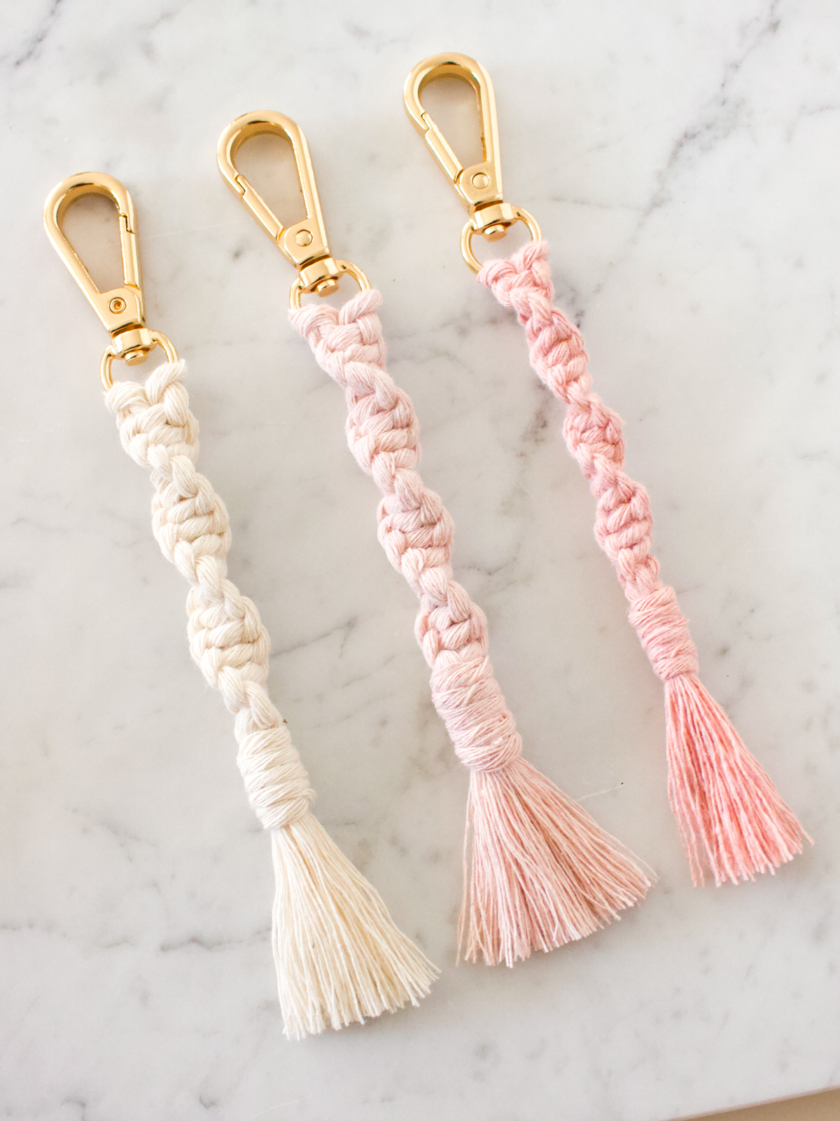 This easy macrame keychain pattern will add a cute boho vibe to your everyday style. This step by step macrame tutorial will show you how easy it is to make your own.